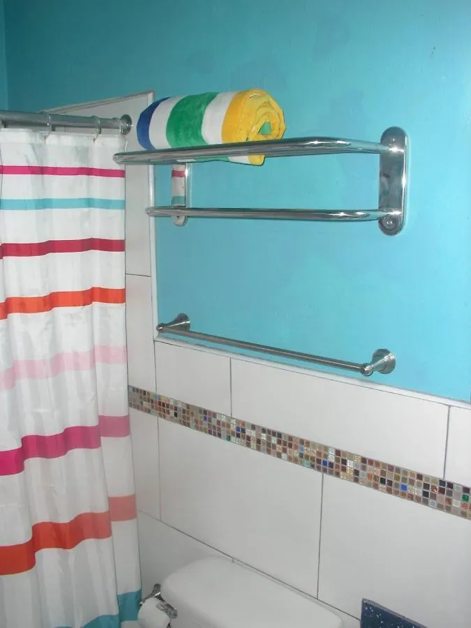 אוצ'ו ריוס Idyllic Beachfront Condo דירה אוצ'ו ריוס