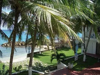 אוצ'ו ריוס Idyllic Beachfront Condo דירה אוצ'ו ריוס