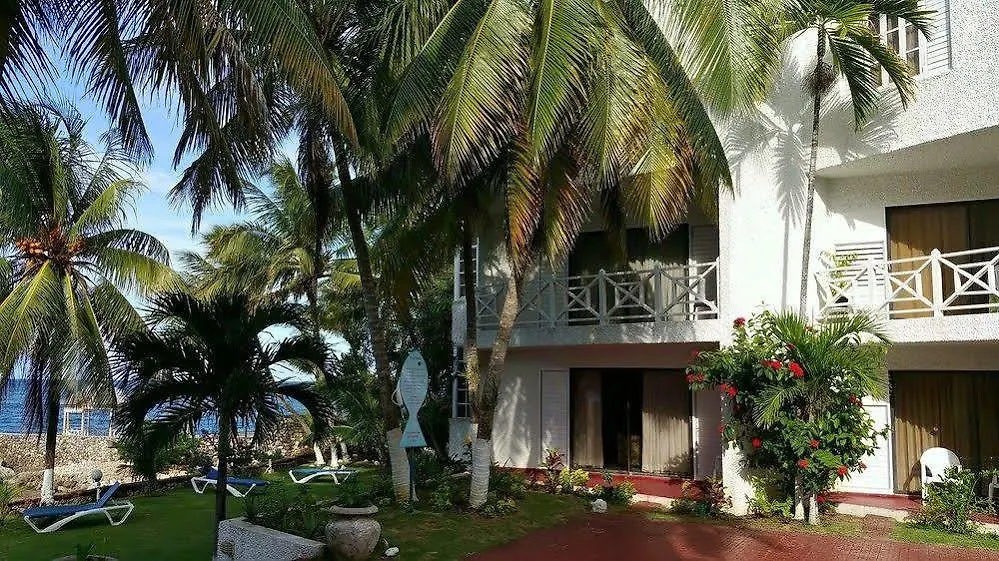 אוצ'ו ריוס Idyllic Beachfront Condo דירה אוצ'ו ריוס