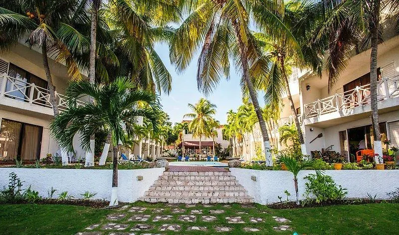 Idyllic Beachfront Condo Ocho Rios Apartment