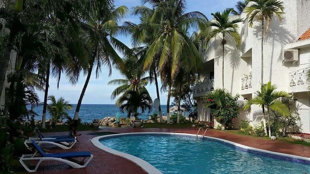 Idyllic Beachfront Condo Ocho Rios Apartment